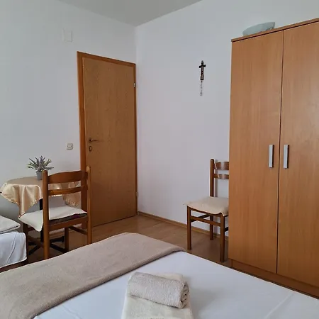 Gostinjska kuća Dzeba *