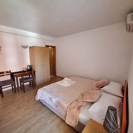 Gostinjska kuća Dzeba