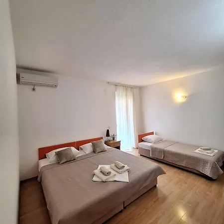 Dzeba Guest house *